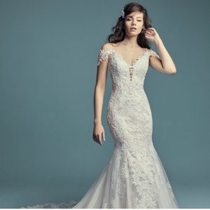 MAGGIE SOTERRO DELLA WEDDING GOWN